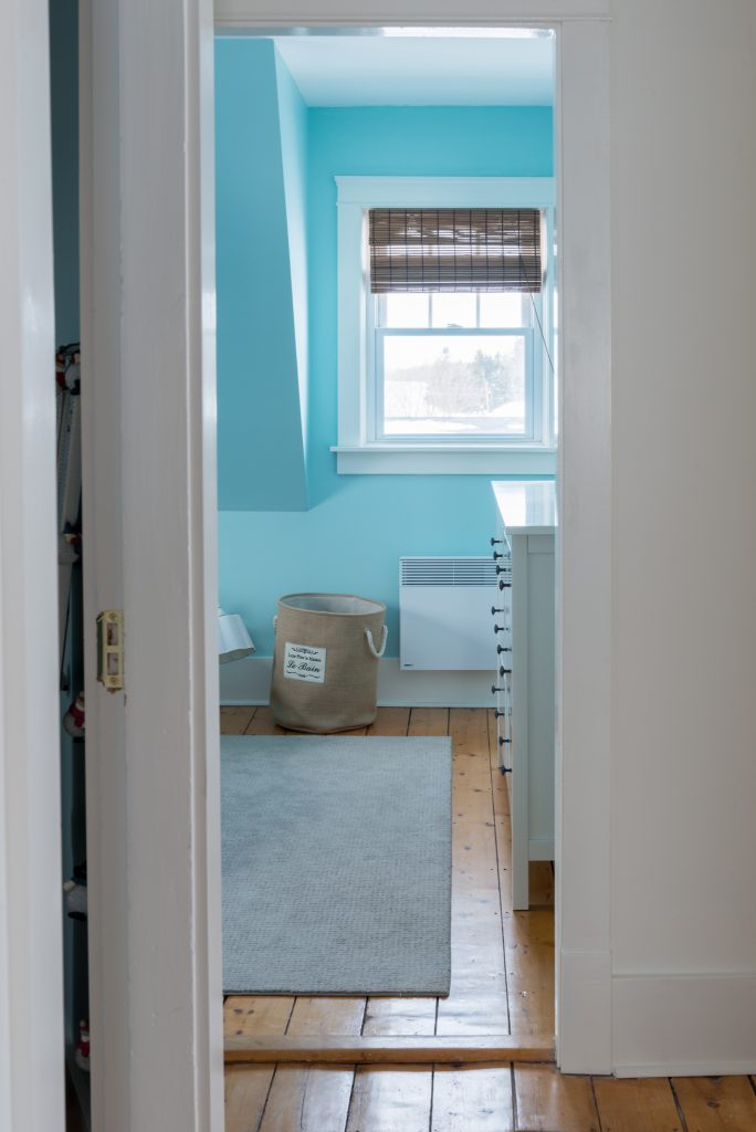 Benjamin Moore Bird's Eye Blue Bedroom