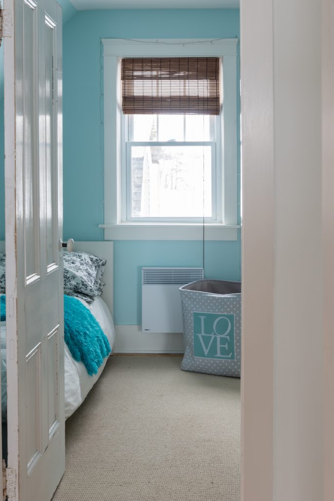 Benjamin Moore Bird's Eye Blue Bedroom